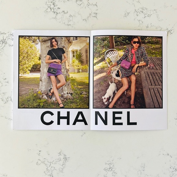 CHANEL 2022-2023 Book - Picture 9 of 12